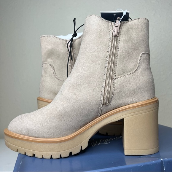 NEW Universal Thread Women's Katrina Platform Boots - Picture 6 of 13
